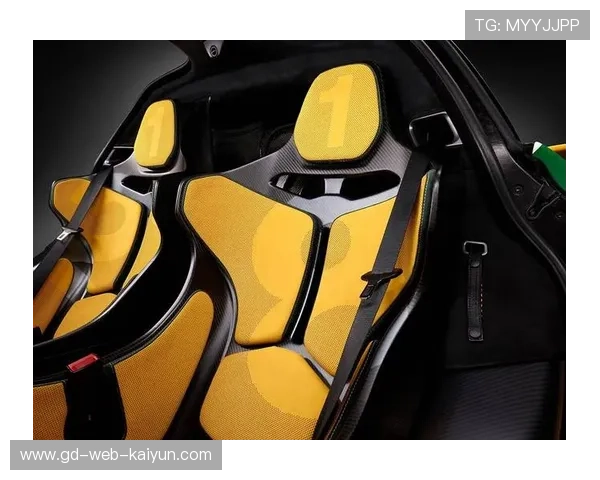 F1赛车搭载生物识别传感器,实时监测车手心率与脱水数据 F1赛车搭载生物识别传感器,实时监测车手心率与脱水数据