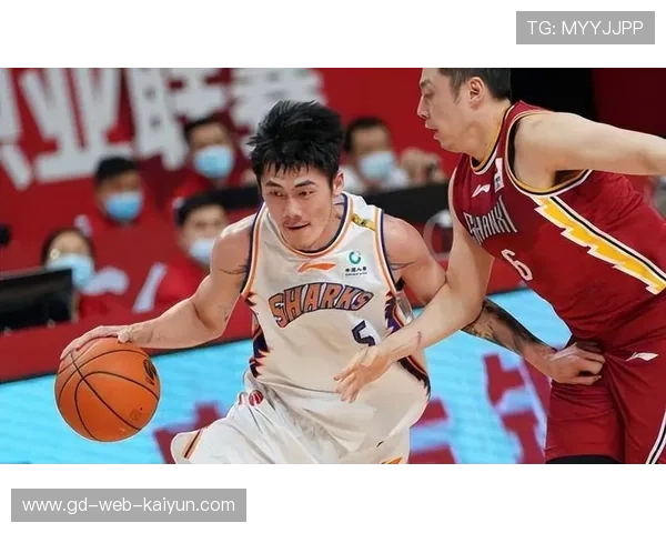 上海夺冠更衣室，刘铮展露傲娇表情